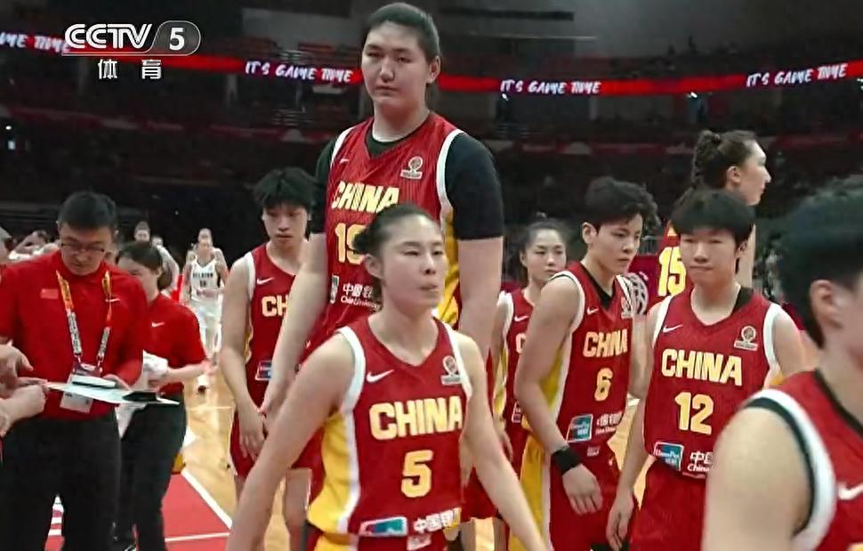 开云中国官网-15分惨败！中国女篮不敌欧洲冠军，狂送19个失误，张子宇20分11板